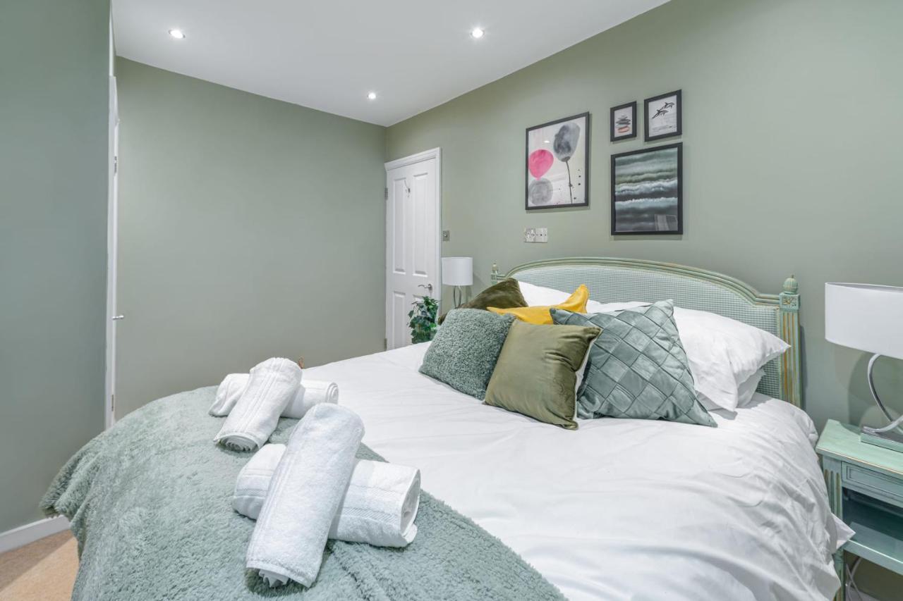 Stylish Shepherds Bush Flat Apartment Londra Exterior foto